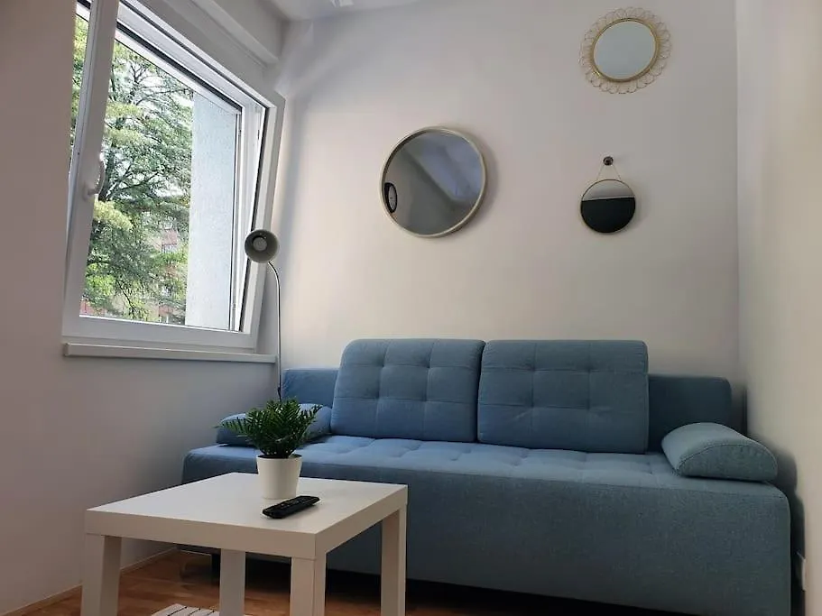 Happy Vibes Apartment, Charming & With Free Parking contacts
